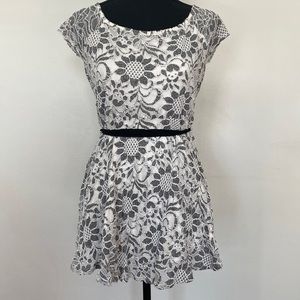 Motherhood maternity size M